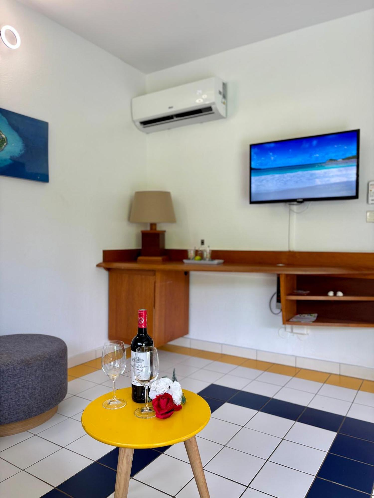 Blue Dream - Le Cocon Miel, Piscine, Restaurant Apartment Folle Anse Bagian luar foto